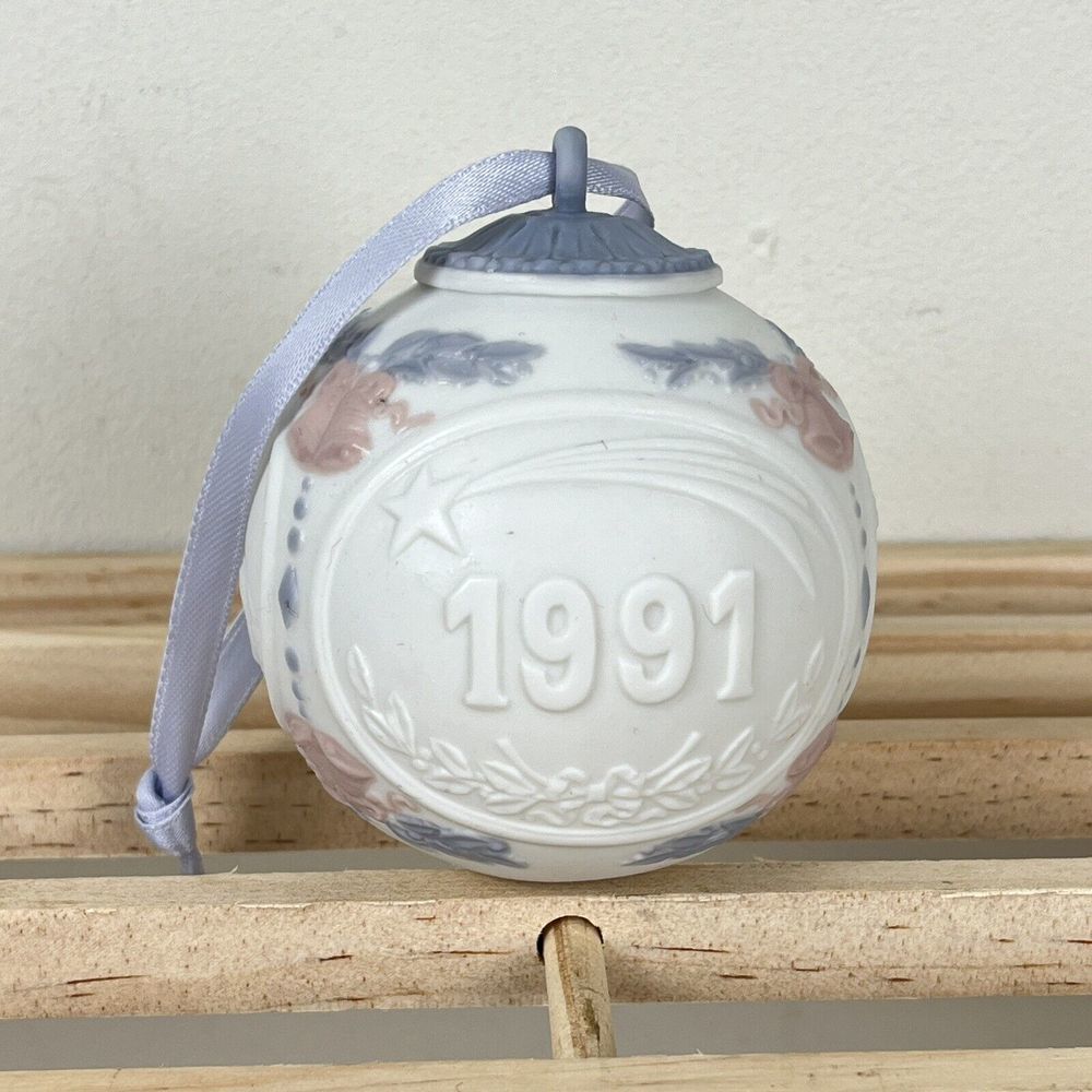 Lladro 1991 Porcelain Christmas Tree Ball Ornament Nativity‎ Handmade Spain